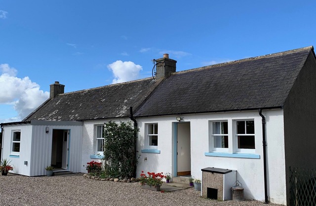 Ploughmans Cottage - a rural that sleeps 4 guests in 2 bedrooms