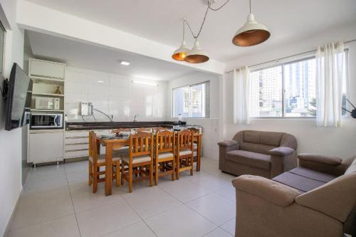 PLT41 - Sacada Ampla com Churrasqueira, 3 Suítes