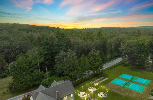 Pocono Charmer | Firepits | Pickleball | Pets Okay
