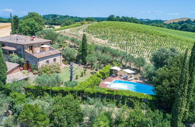 Poderino 6, Emma Villas