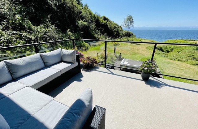 Points West Oceanfront Resort 3 bedroom Ocean Point Beach House