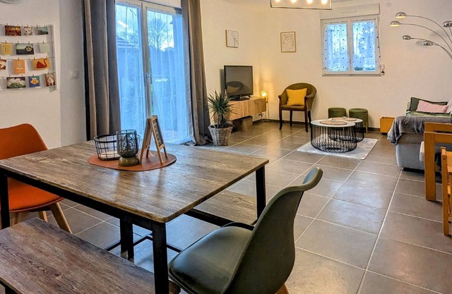 Pommette Cottage with Terrace and Parking in Amage