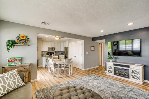 Pool Access and Lake Views Osage Beach Family Gem