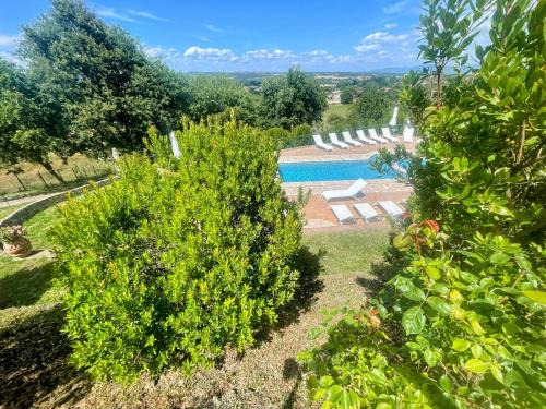 Pool and Jacuzzi - Charming villa in Umbria