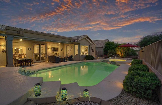 Pool and Spa Home on Golf Course in Surprise!