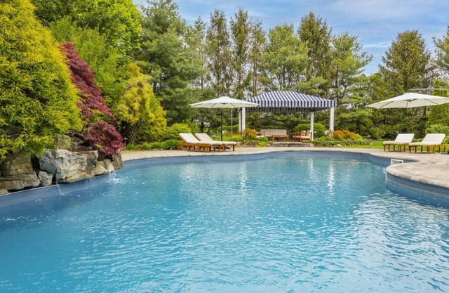 POOL + Beach 1 mi. to Greenport Village! July deal 7+ nights, just message