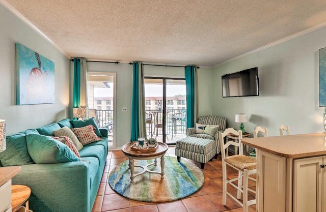 Pool, Beach and Ocean View Hilton Head Resort Condo