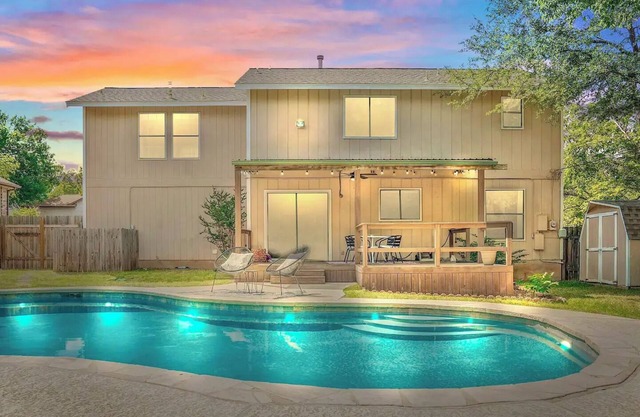 Pool, Firepit, Deck, BBQ, Game Roomnnn