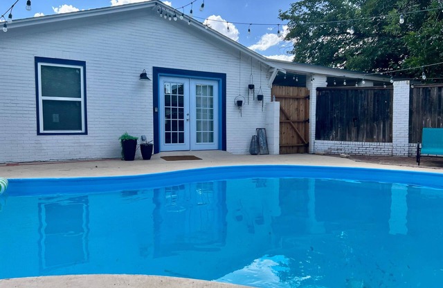 Pool House Paradise - 1BD/1 Bath - Near TTU