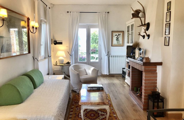Pool, whirlpool, garden, internet WiFi close to Rome. Relax and rest.