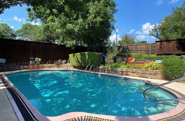Pool 🏊🏼‍♂️ Oasis 🏝 Amazing Home, Pool, Grills, Fire Pit 🔷 Central Location
