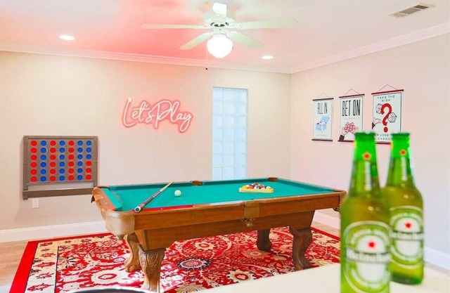 Pool Table, Minigolf, Games @ Pondside FunHouse