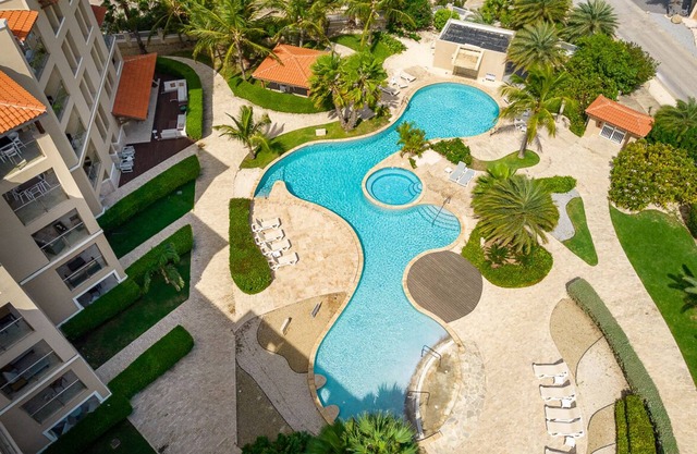 Pool view, gym 2BR/2BA Condo Steps from Eagle Beach