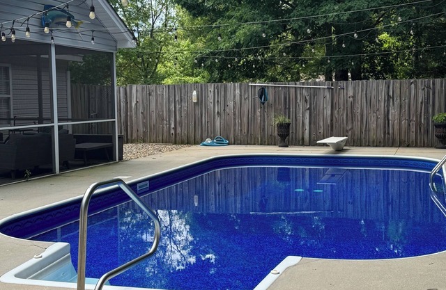 🌟POOL🌟Hot Tub Game Room Sleeps 11 Family Getaway Private Home Near Greer