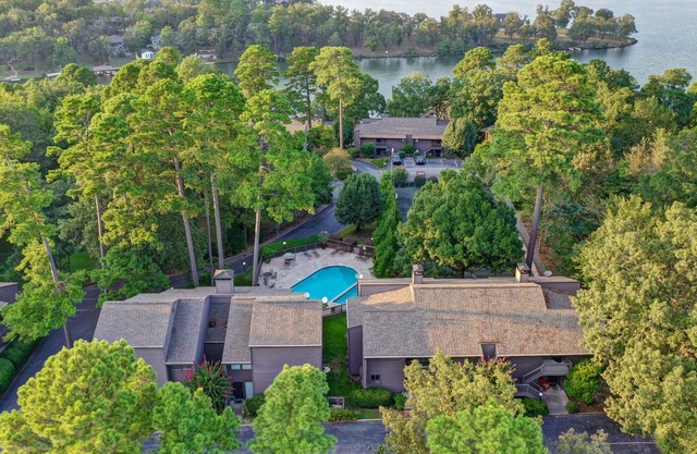 POOLSIDE Condo Perfect for a Family Getaway