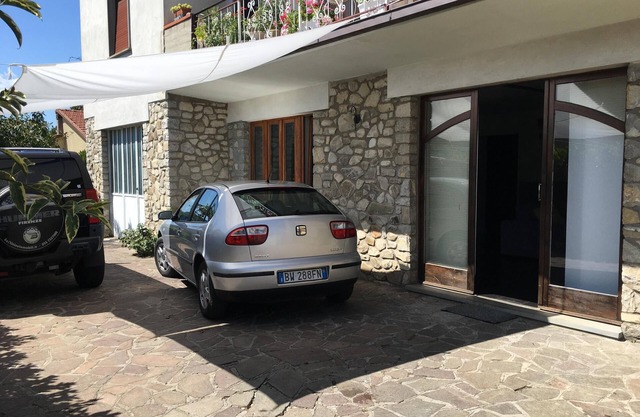 POP-ART STYLE APARTMENT WITH RELAXATION AREA AND SPA