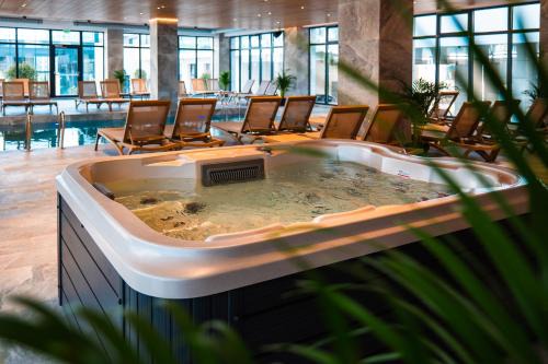 Popeye's SeaView in Odyssey Pool & Spa Resort