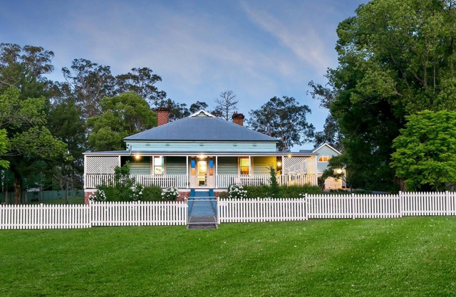 Poppet Head Manor - Beautiful, historic house with pool