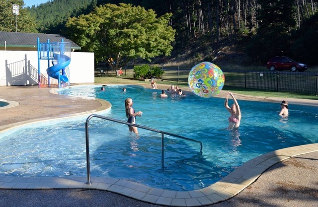 Porepunkah Pines Holiday Park