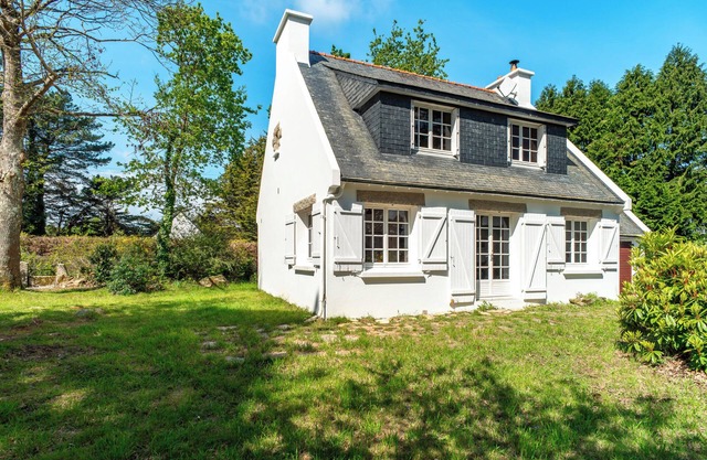 Port Manech house 400 m from the beach, Pouldon cove 100 m away, small river view