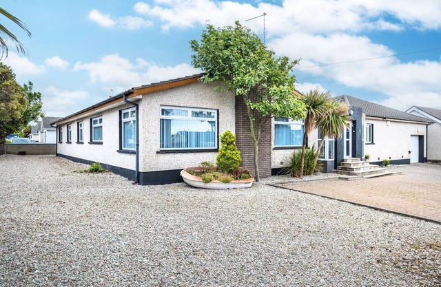 Port Tara Holiday Home, close to Portballintrae Harbour and the Giant's Causeway