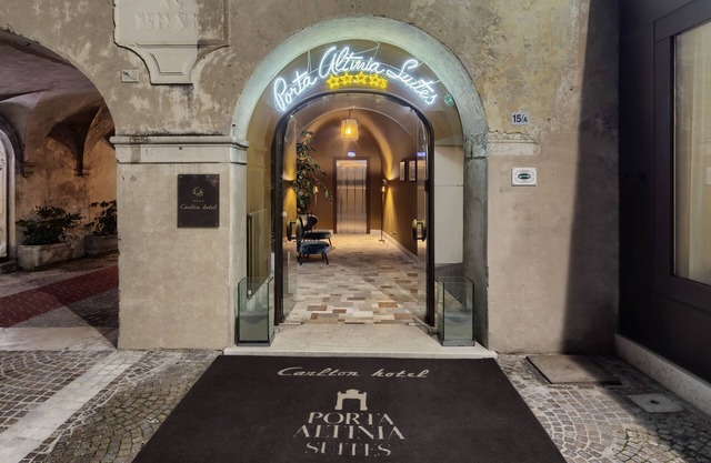 Porta Altinia