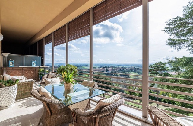 Porta Tufi Luxury Apartment with Private Parking!