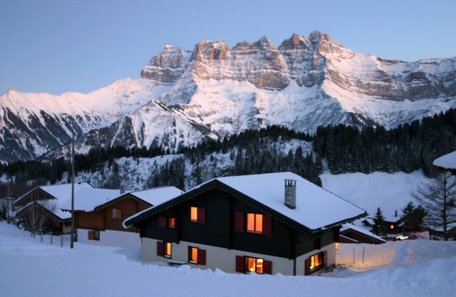 Portes du Soleil Switzerland, ideal ski chalet, ski-in ski-out, 6+2 persons