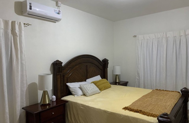 Portmore Hideaway - Cozy 2 bedroom 2 bath retreat in quiet neighborhood . nnnnn