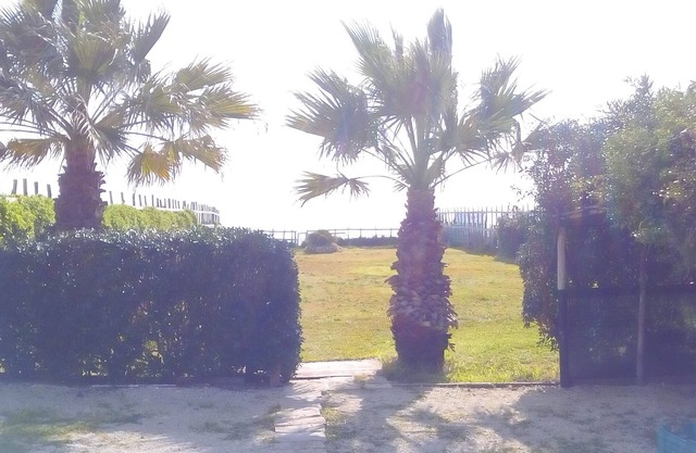 Portopalo chalet carratois on the sea private garden