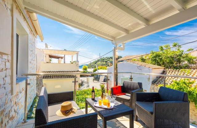 Porto - Two Bedroom Apartment, Sleeps 5