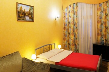 Poshtova Sq 2 bedroom apt in Подільський район