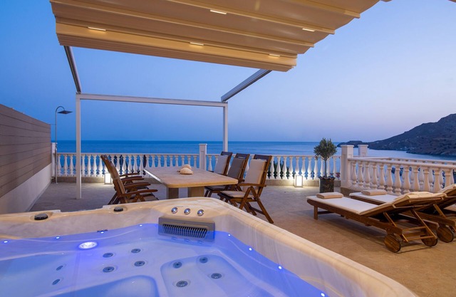 Posto Serene with Jacuzzi