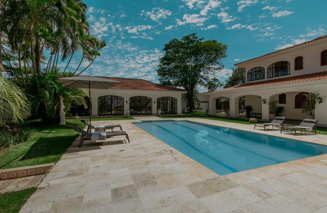 Pousada Vila Alto dos Pinhais