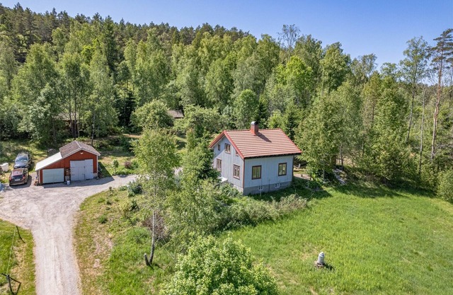 Practical accommodation a few minutes' drive from Strömstad and the west coast