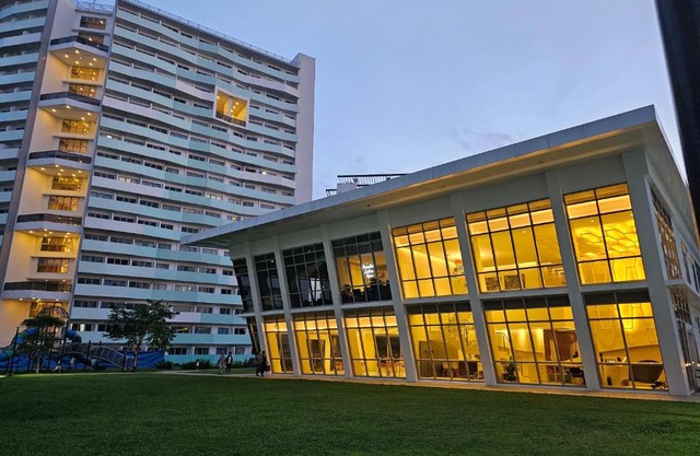 Practical Studio with WIFI Pool PS4 Netflix