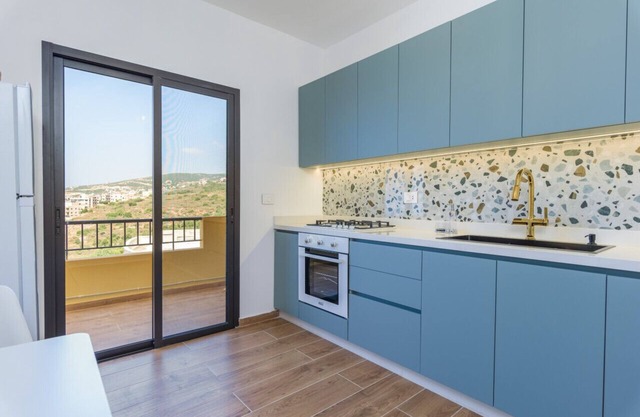 Praia Sea View 2-BR Apartment in Thoum, Batroun