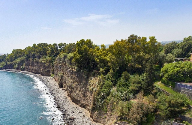 Praiola double house on the sea