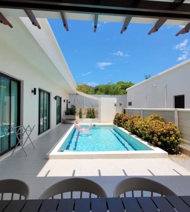 Pranatarn Pool Villa Coral Color