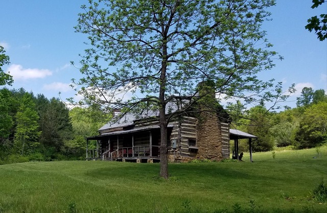 Pre-civil War RUSTIC cabin on 30 acres ten minutes from the Blue Ridge Parkway.