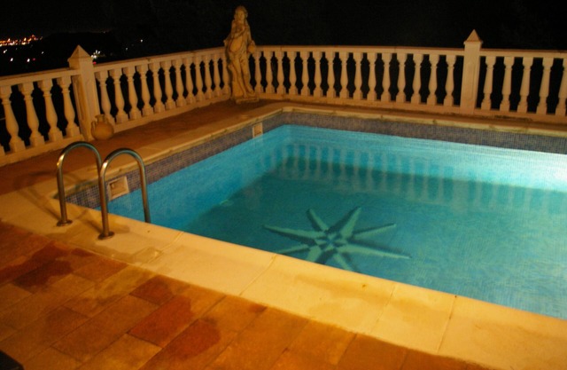 Precioso Chalet con Piscina y Vista Impresionante