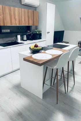 Premier City Apartment & Heart of Downtown & Parking Included & LATE CHECKOUT