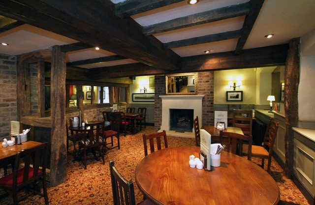 Premier Inn Huddersfield North