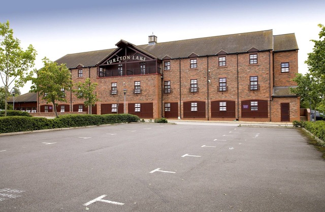 Premier Inn Milton Keynes Sw - Furzton Lake
