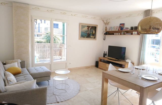 Premium air conditioned 2 bedroom apartment in secure residence with swimming pool