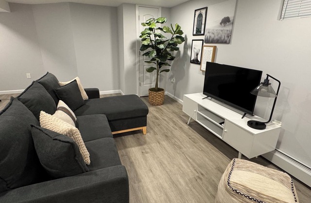 Premium Studio Suite - 10 min. walk to UBS Arena & Belmont Park