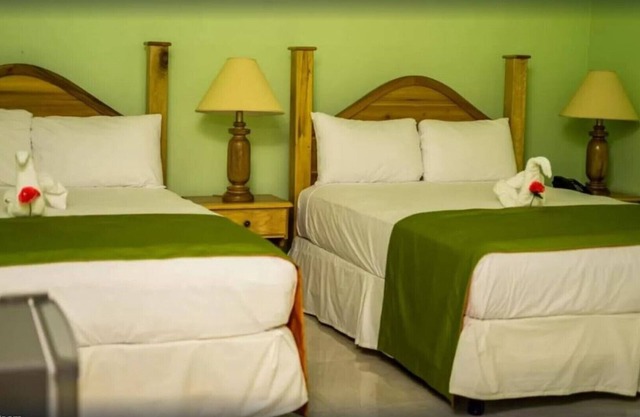 Premium triple, multiple beds, garden views