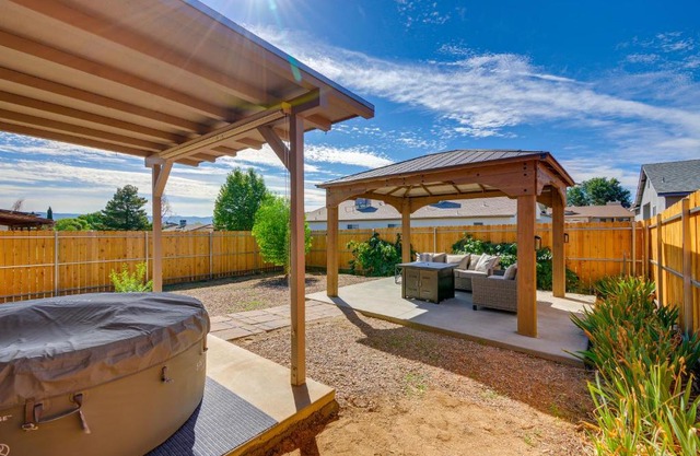 Prescott Valley Retreat with Hot Tub and Kayaks