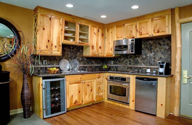 Presidential Suite at The Retreat on Charleston Peak – Pet-Friendly Comfort