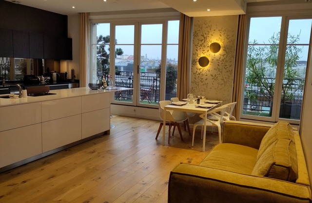 Prestigious apartment with terrace next to the Center Pompidou